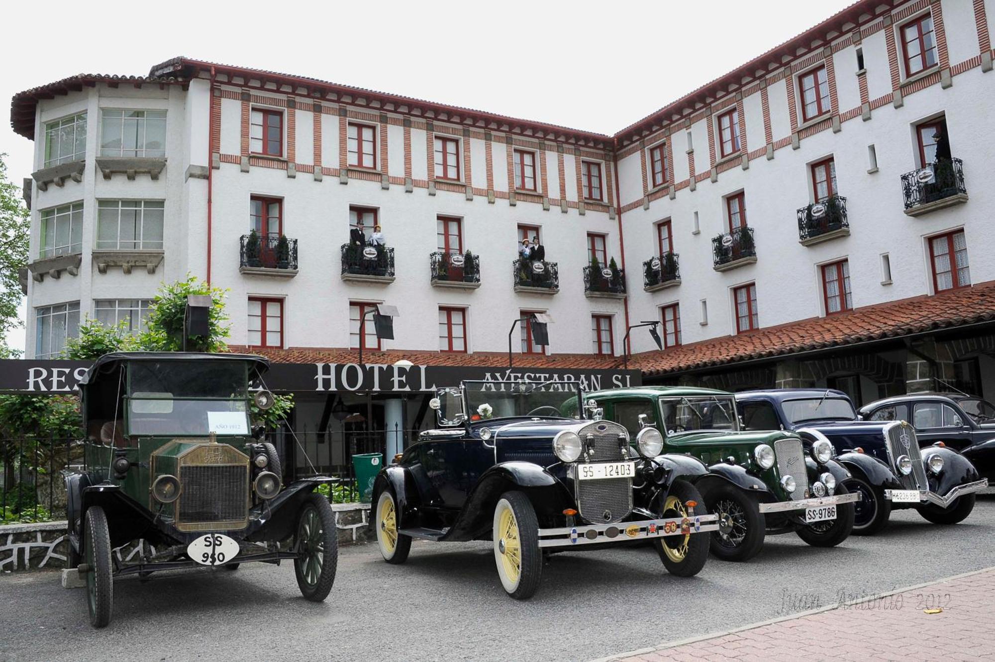 Hostal Ayestaran I Hotel Lekunberri Exterior photo